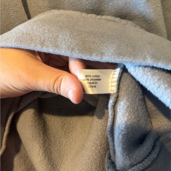 Lane Bryant Gray Casual Crewneck with Star details sz 14/16 - Picture 8 of 8